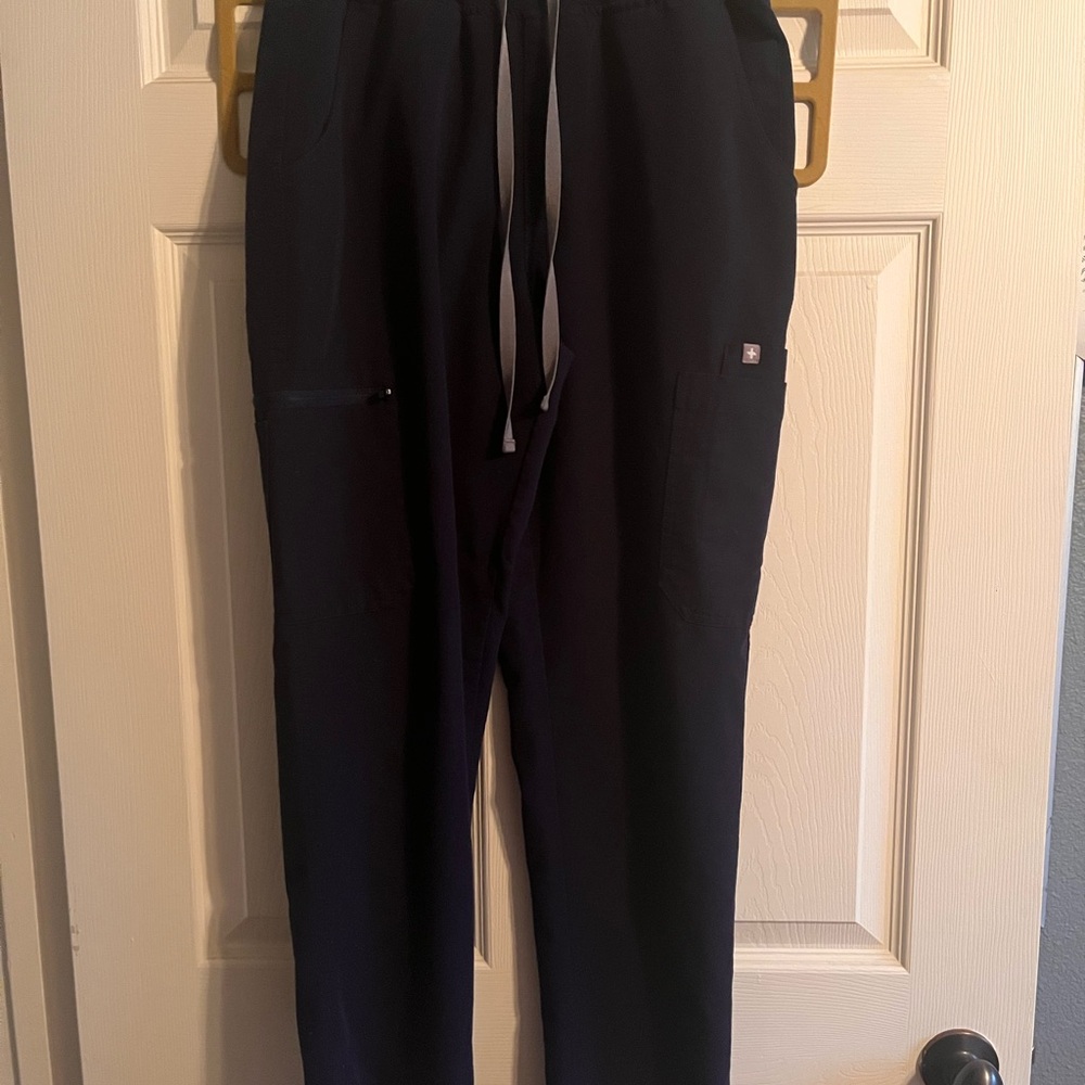 Figs Yola Medium in Navy